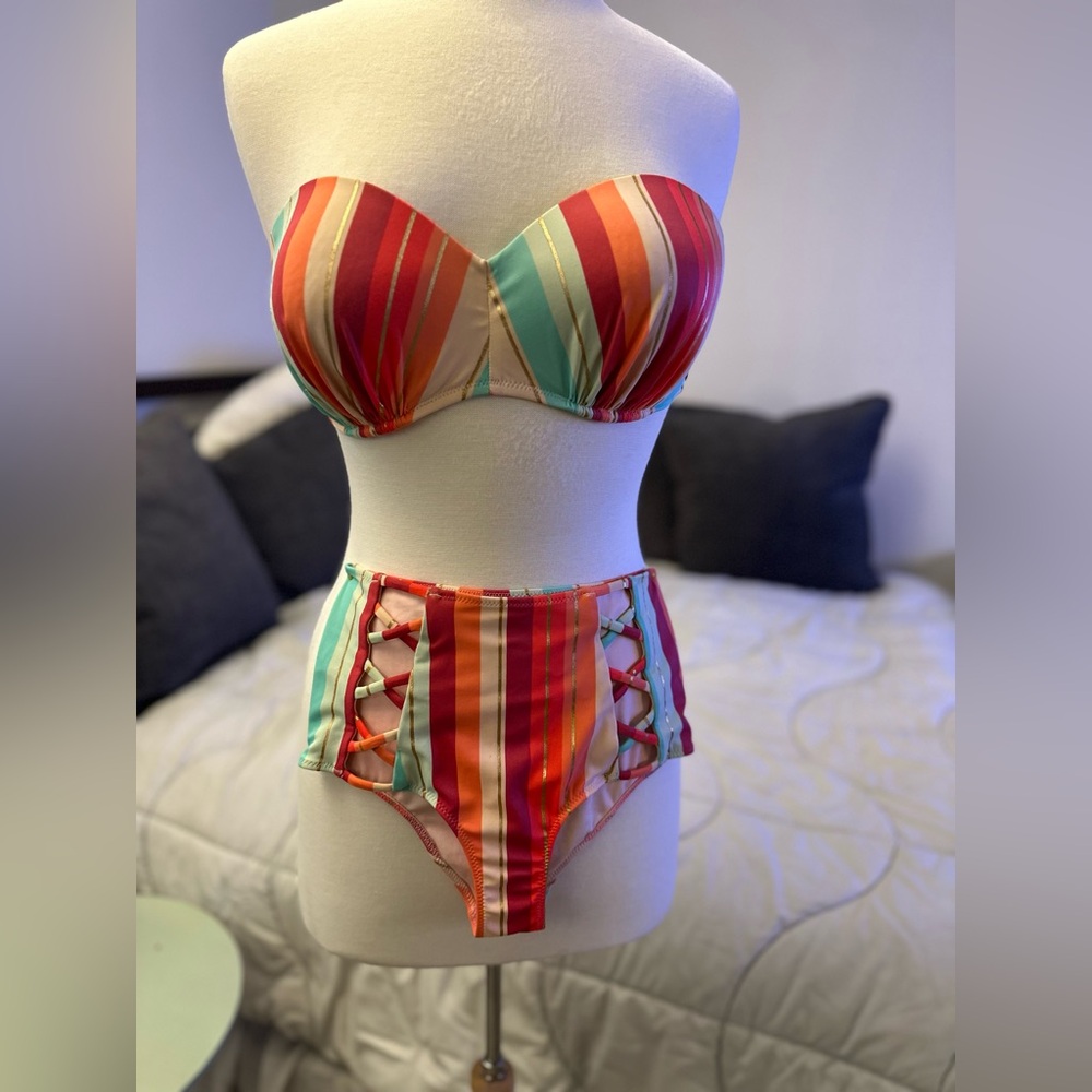 Shade & shore  2 piece bikini 34D bottom size XS